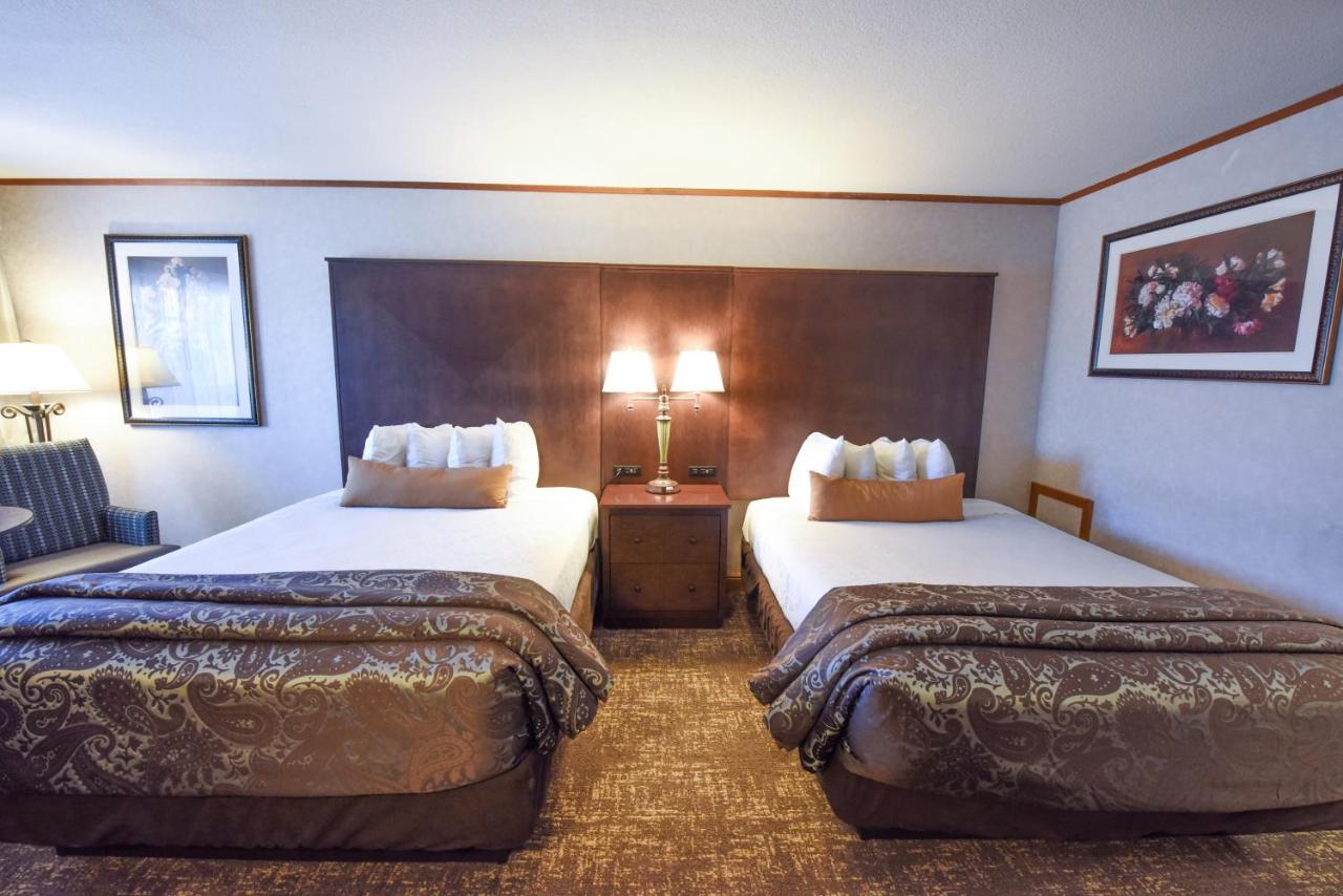 | Best Western Plus Dockside Waterfront Inn