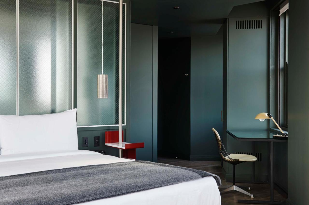 King Suite at The Robey, Chicago, a Member of Design Hotels