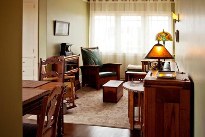 | Hydrangea Inn