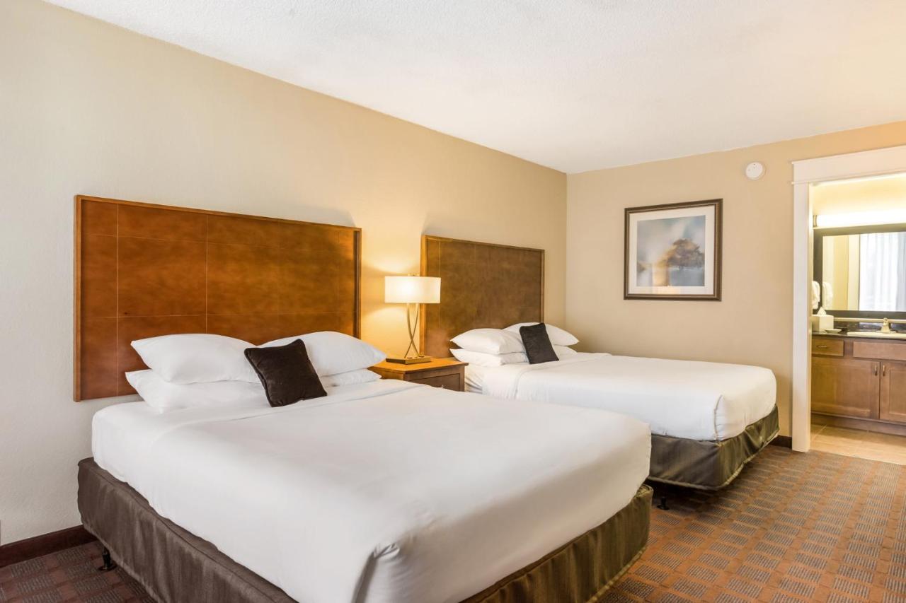 Room #53555012 at Red Lion Inn & Suites Branson