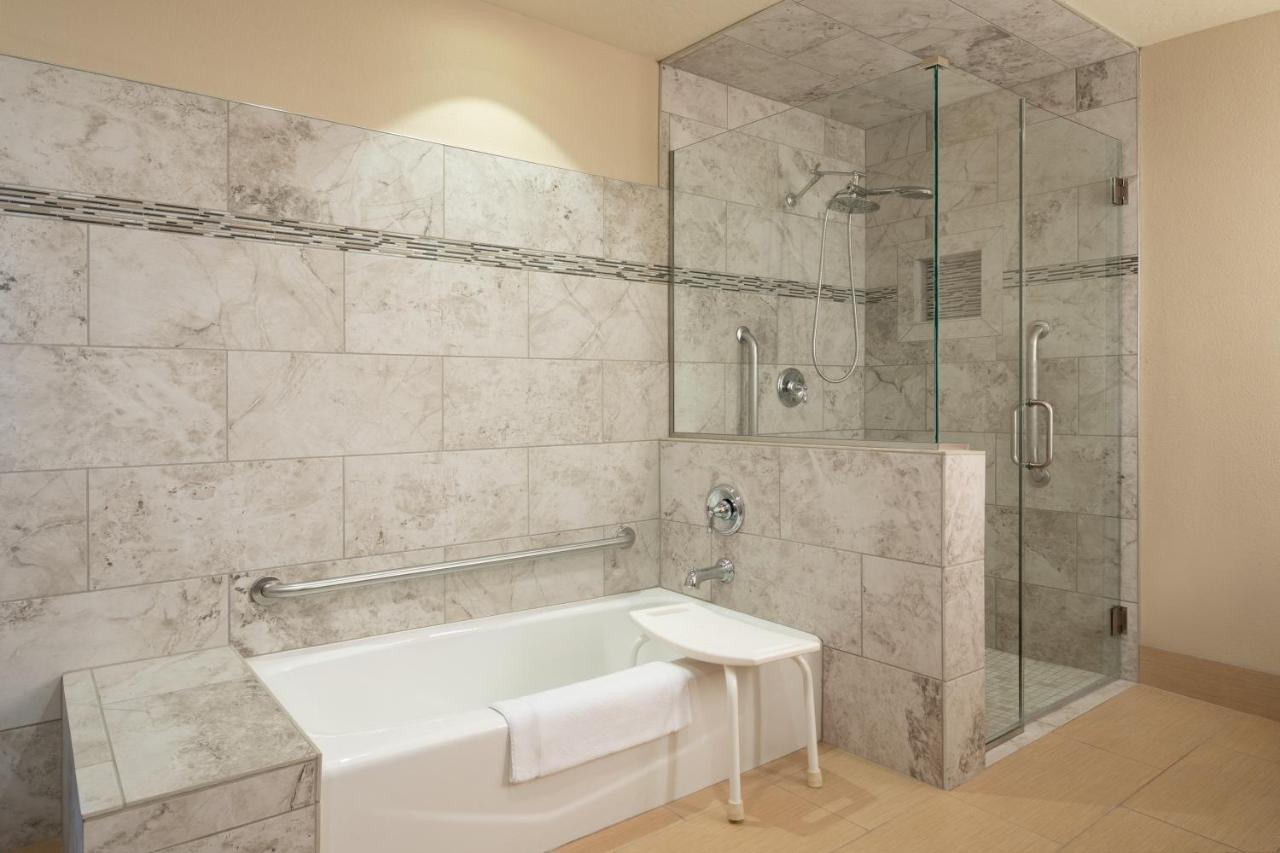 One-Bedroom King Suite - Mobility Access/Non-Smoking at La Quinta Inn & Suites by Wyndham St. George