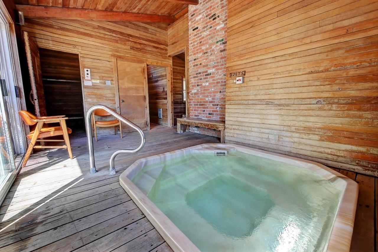 | Idle A While Cabins
