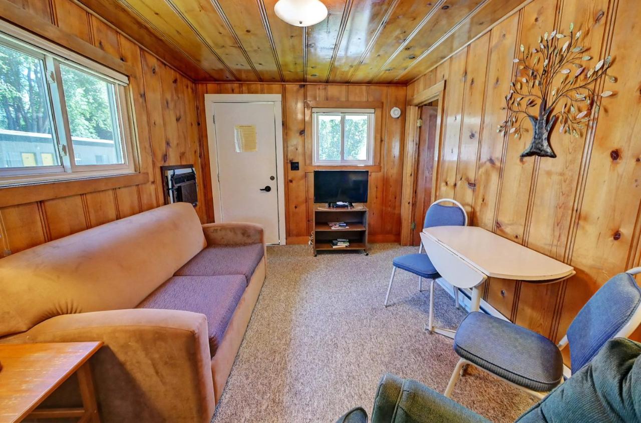 | Idle A While Cabins