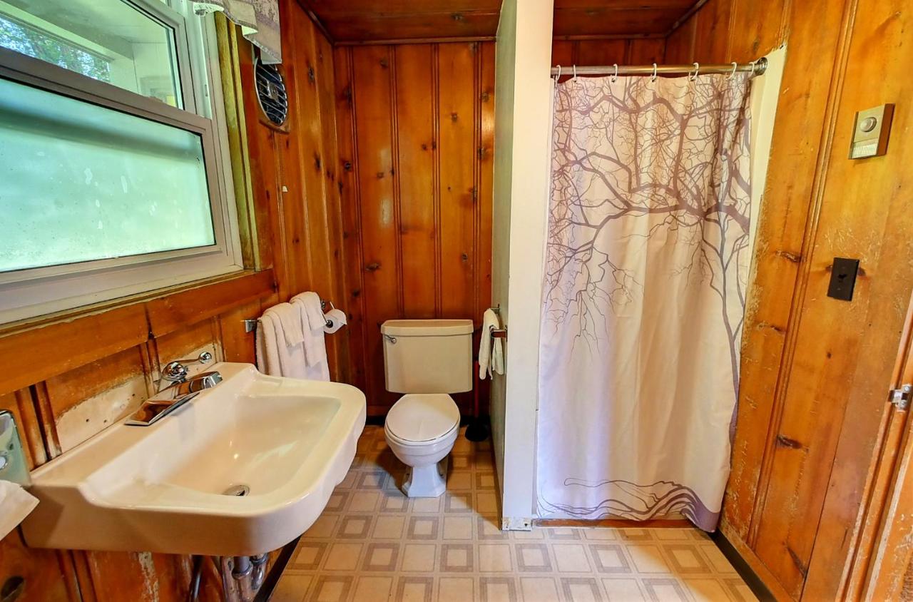 | Idle A While Cabins
