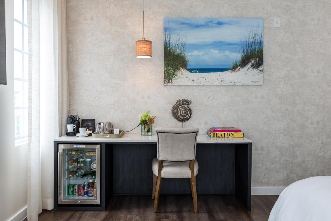 Premier Corner Suite at The Marlin Hotel