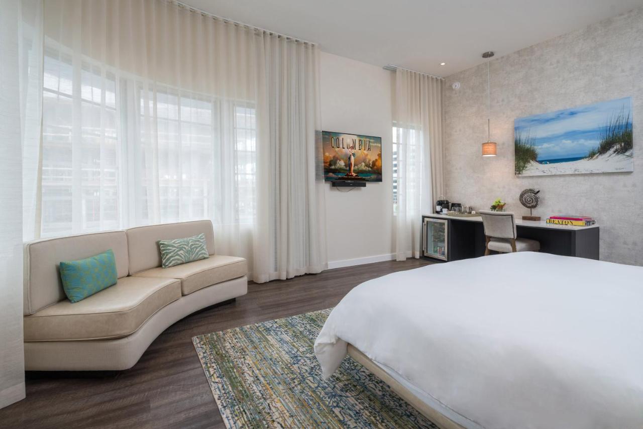 Premier Corner Suite at The Marlin Hotel