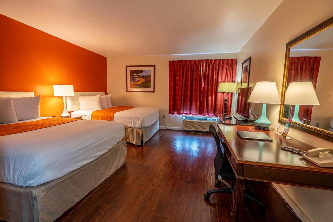 Queen Room with Two Queen Beds - Non-Smoking at Howard Johnson by Wyndham Buena Park