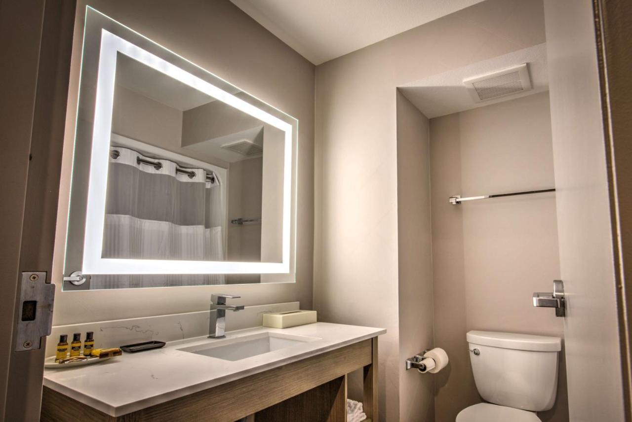 King Room at Best Western Plus Media Center Inn & Suites