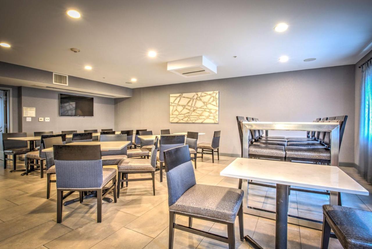 | Best Western Plus Media Center Inn & Suites