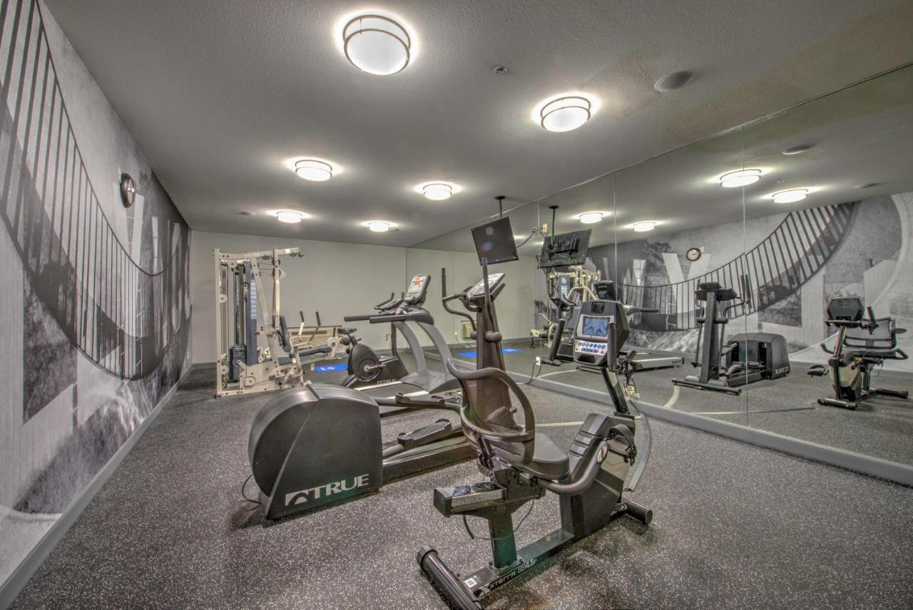 | Best Western Plus Media Center Inn & Suites