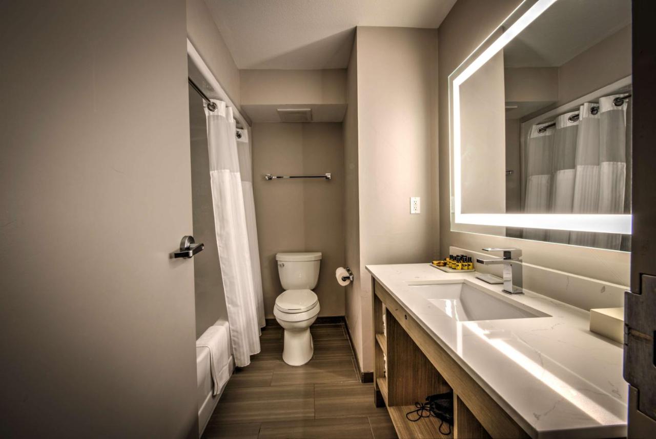 | Best Western Plus Media Center Inn & Suites