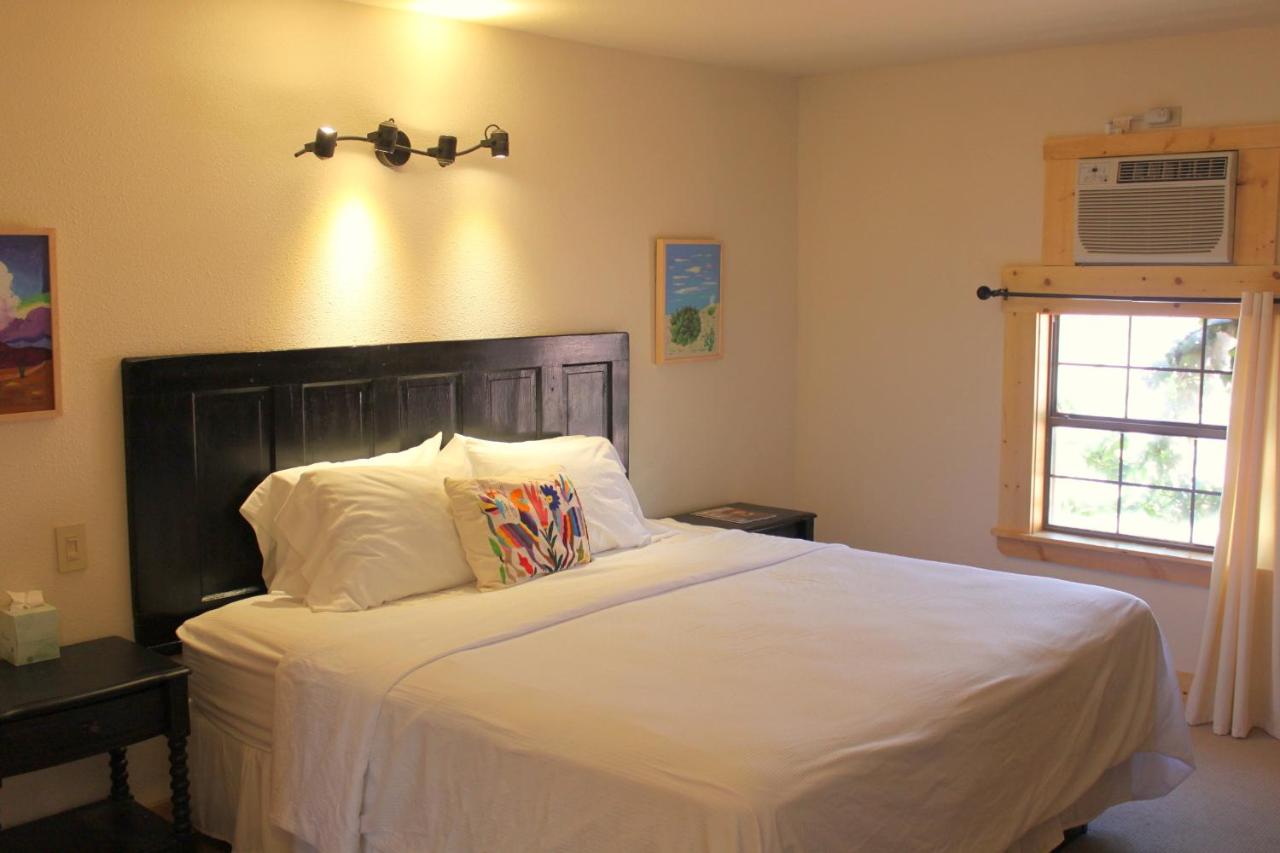 | The Hotel Limpia