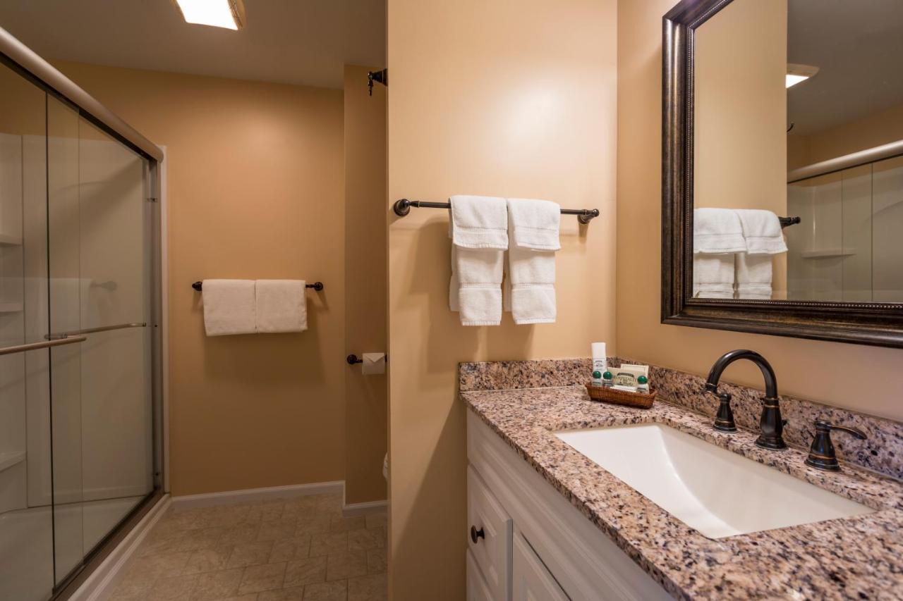 | Stafford's Bay View Inn