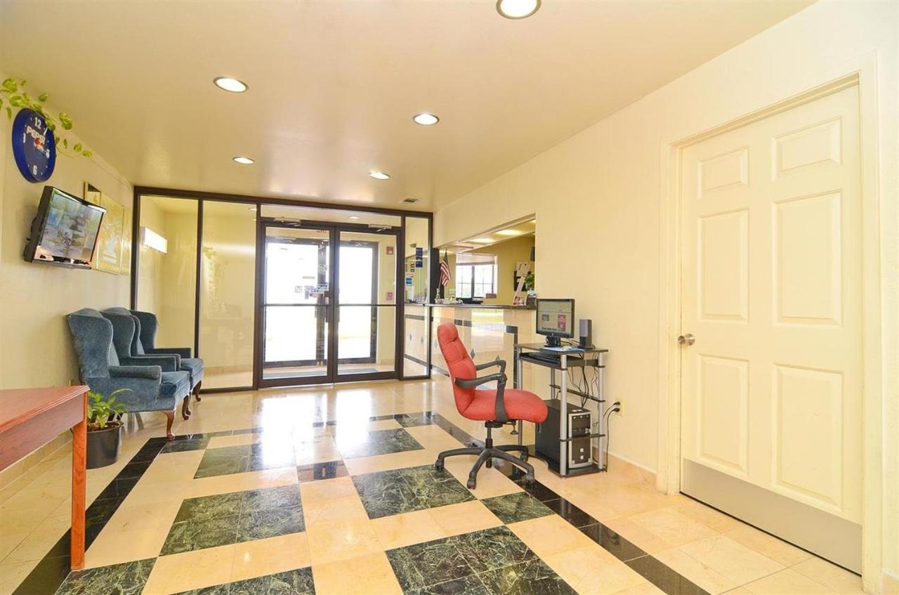 | Pine Point Inn & Suites
