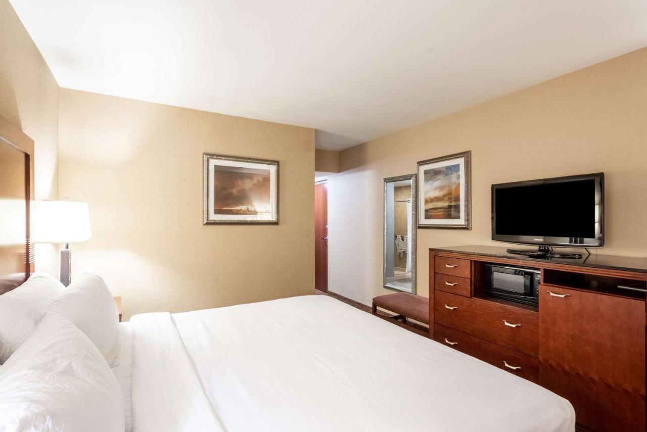 King Room - Mobility Accessible/Non-Smoking at Holiday Inn Frisco by IHG