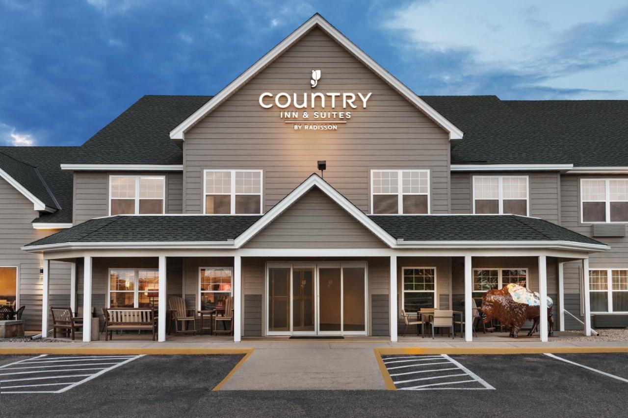 | Country Inn & Suites by Radisson, Buffalo, MN