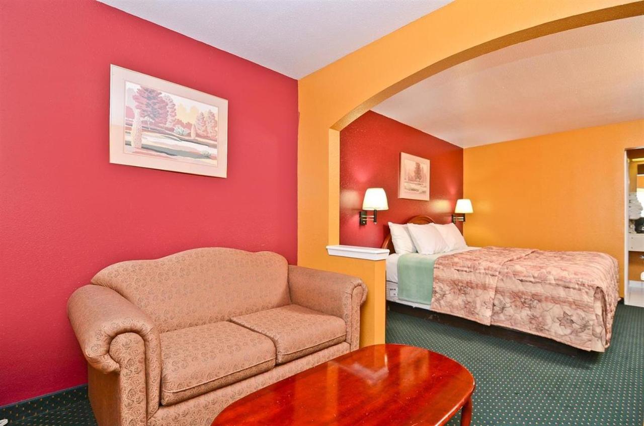 | Pine Point Inn & Suites
