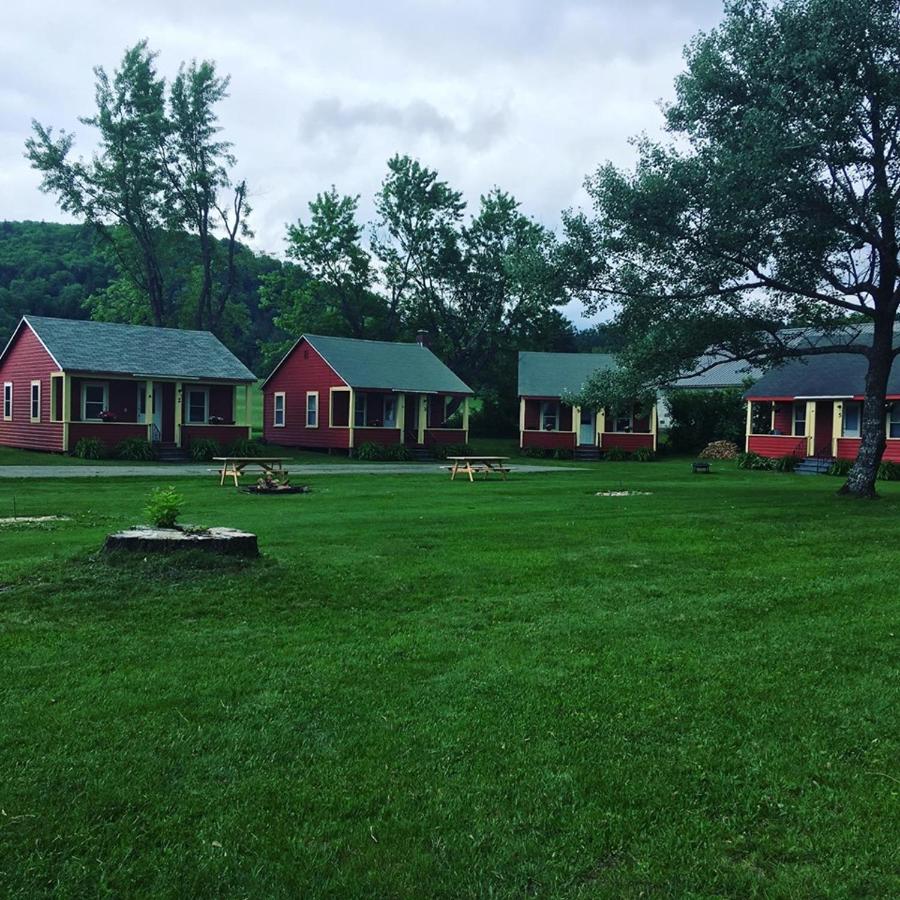 | Mohawk Cottages