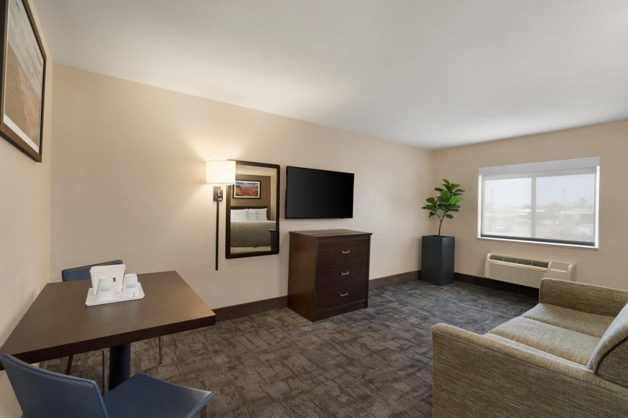 Superior Suite - Non-Smoking at Travelodge by Wyndham Lake Havasu