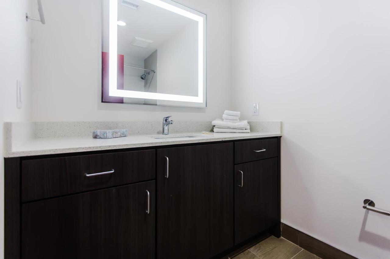 Two-Bedroom Apartment at Palacio Royale Inn Boutique Katy