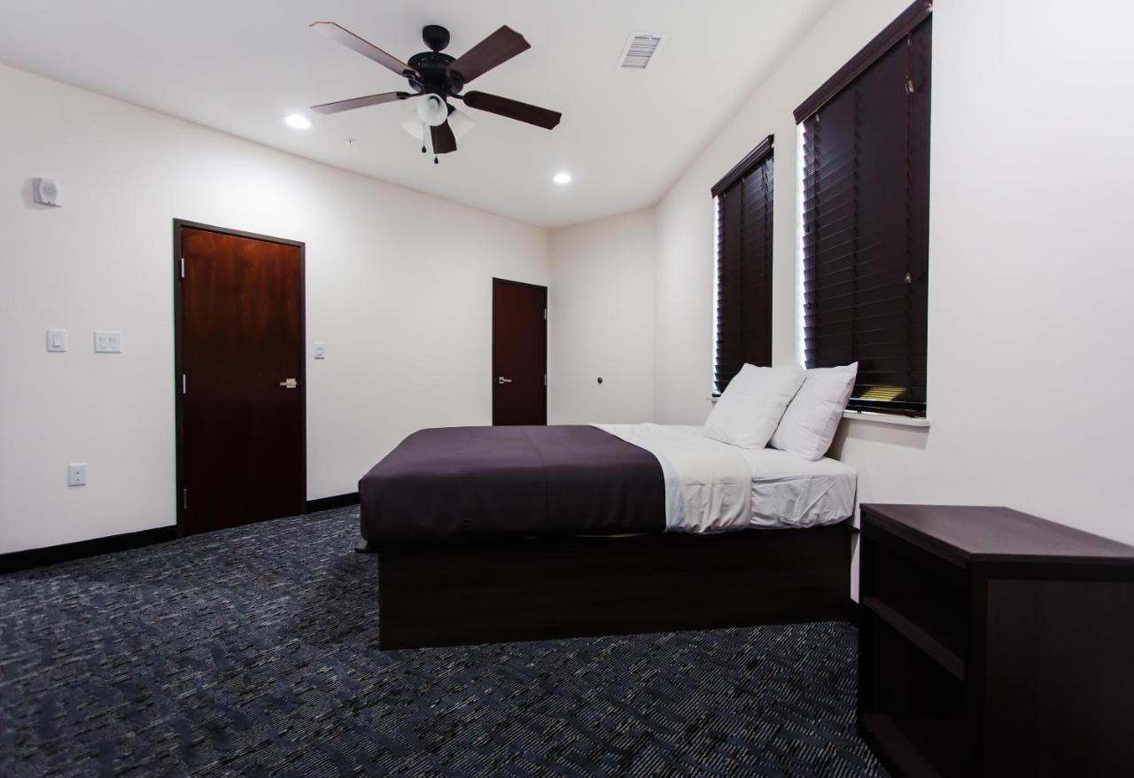 Two-Bedroom Apartment at Palacio Royale Inn Boutique Katy