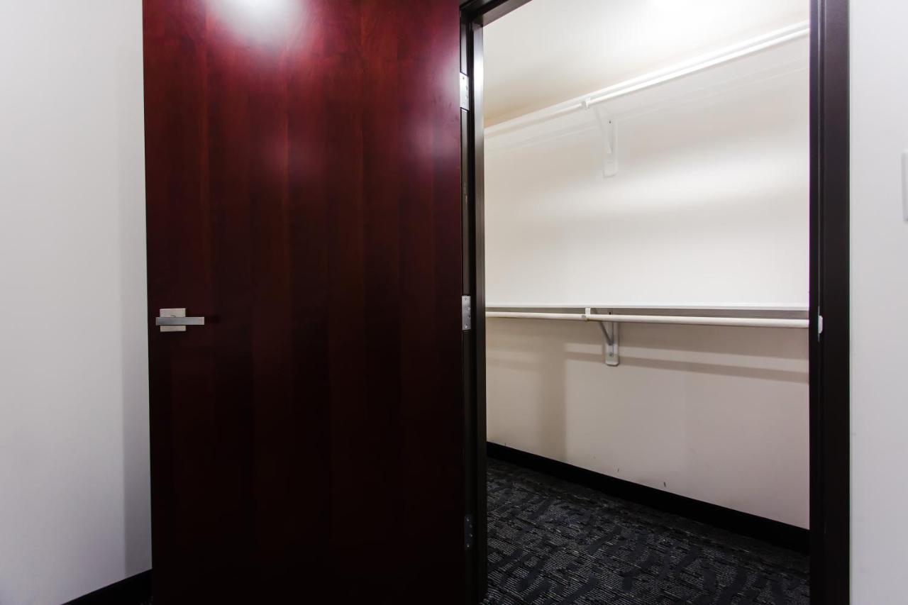 Two-Bedroom Apartment at Palacio Royale Inn Boutique Katy