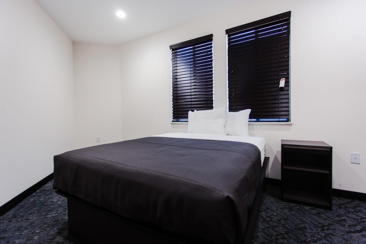Two-Bedroom Apartment at Palacio Royale Inn Boutique Katy