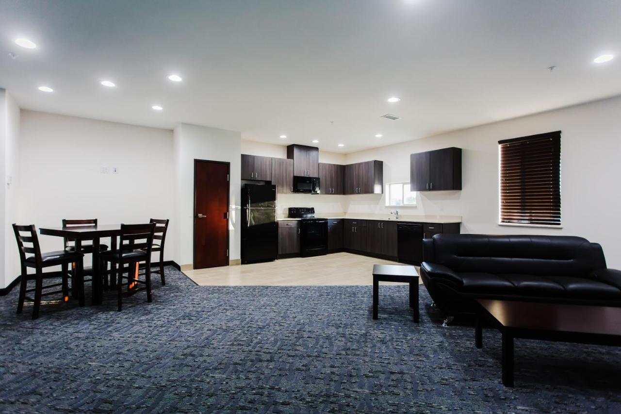 Two-Bedroom Apartment at Palacio Royale Inn Boutique Katy