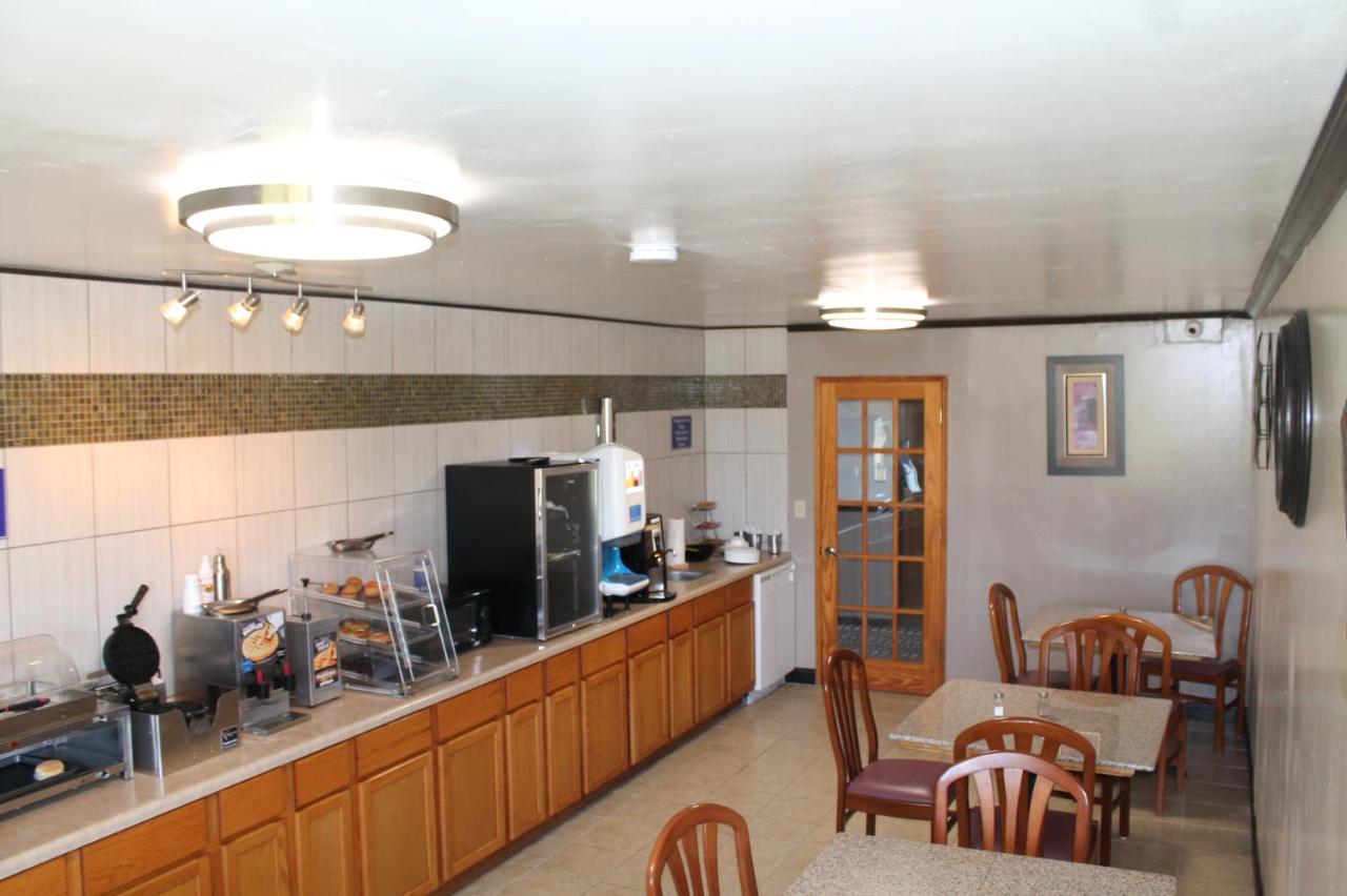 | Columbus Inn