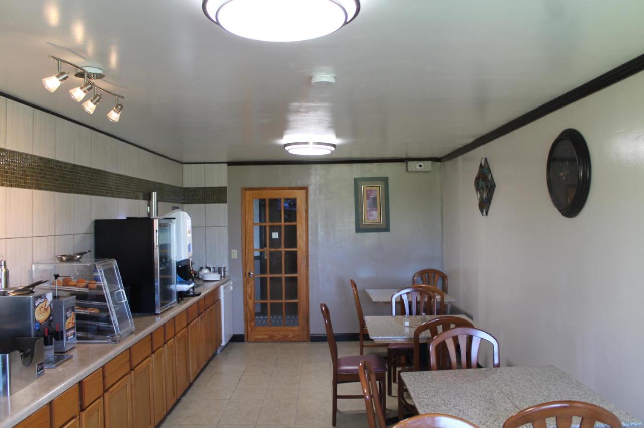 | Columbus Inn
