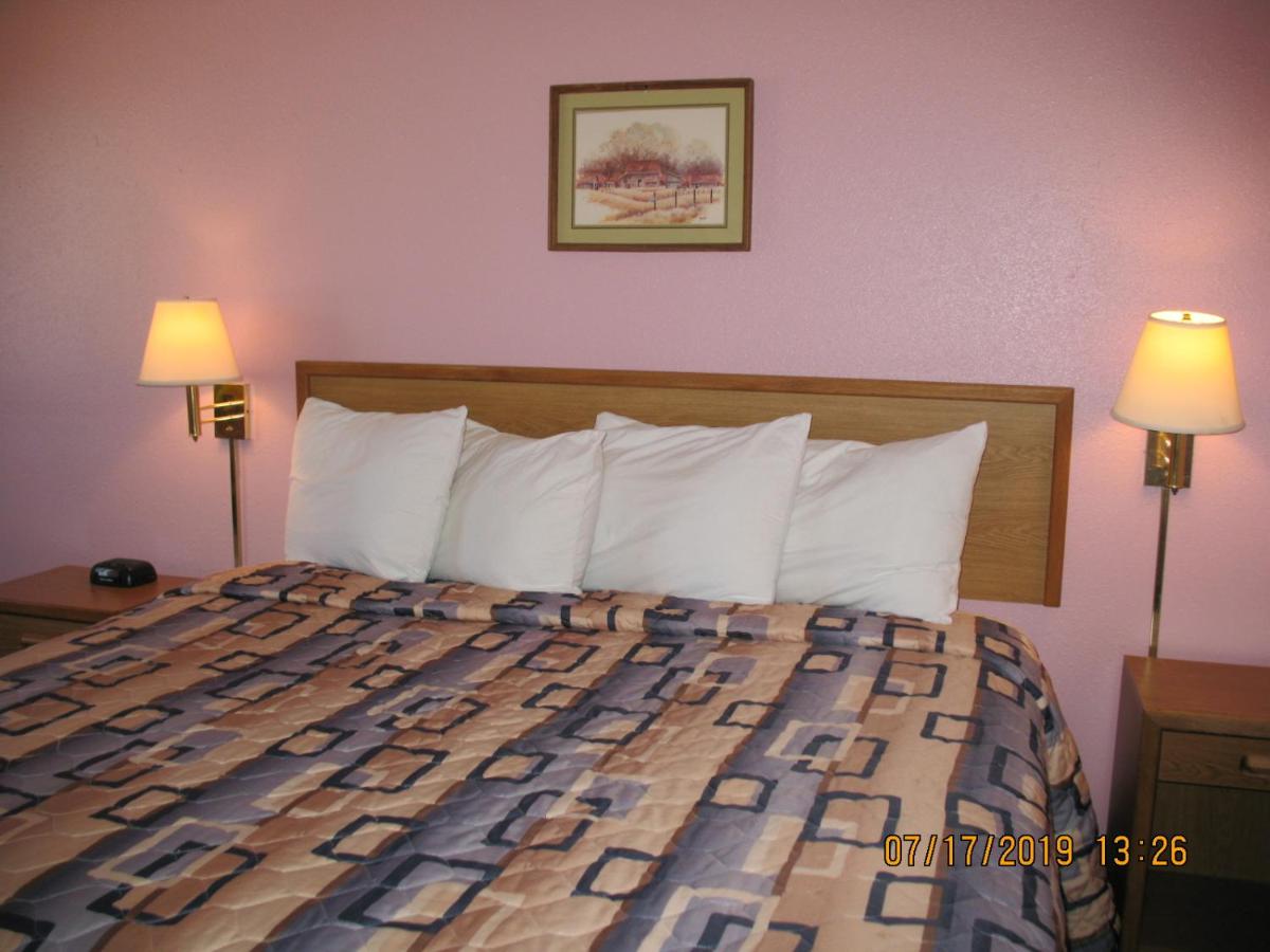 | Executive Inn