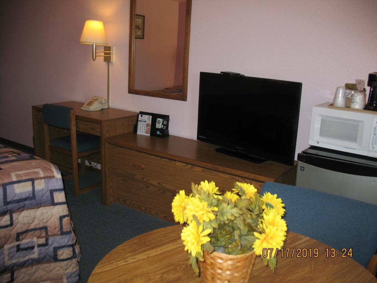 | Executive Inn