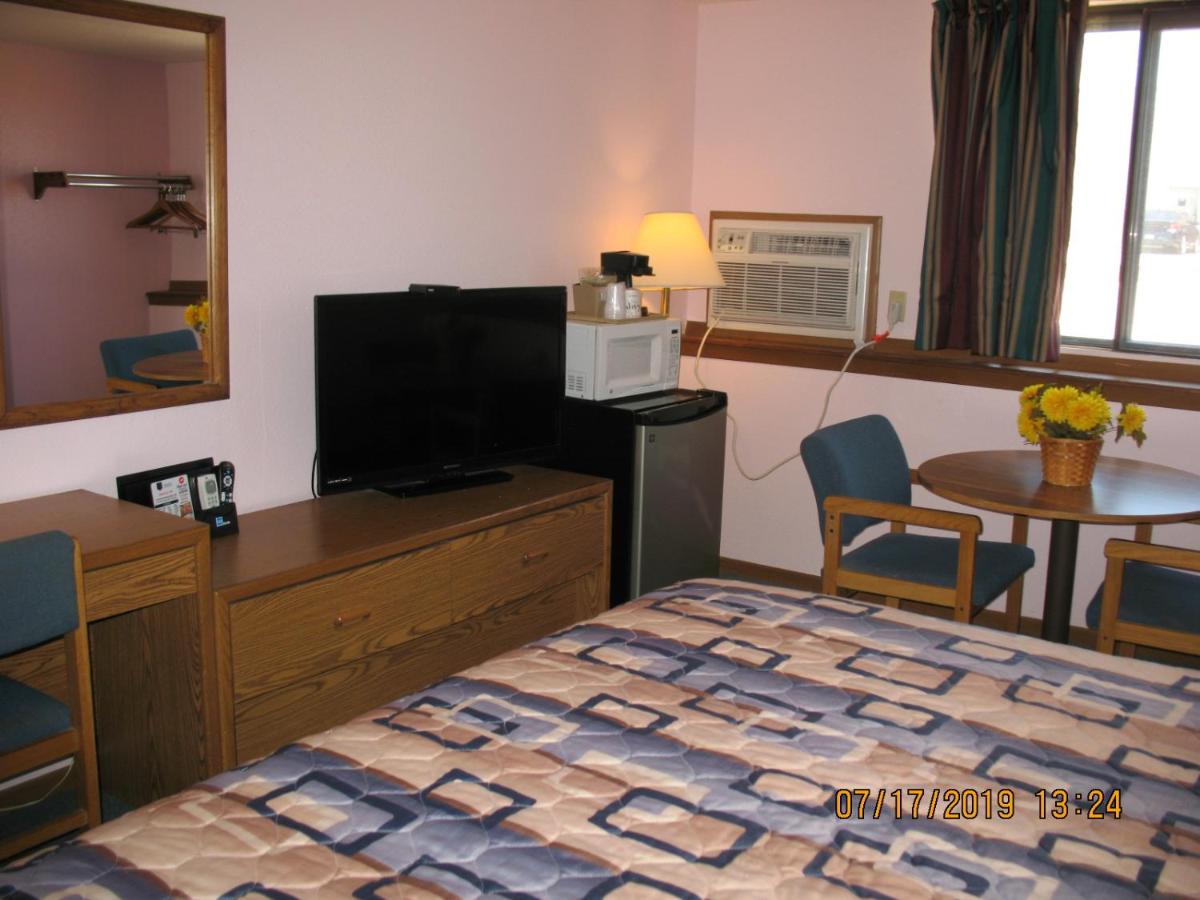 | Executive Inn