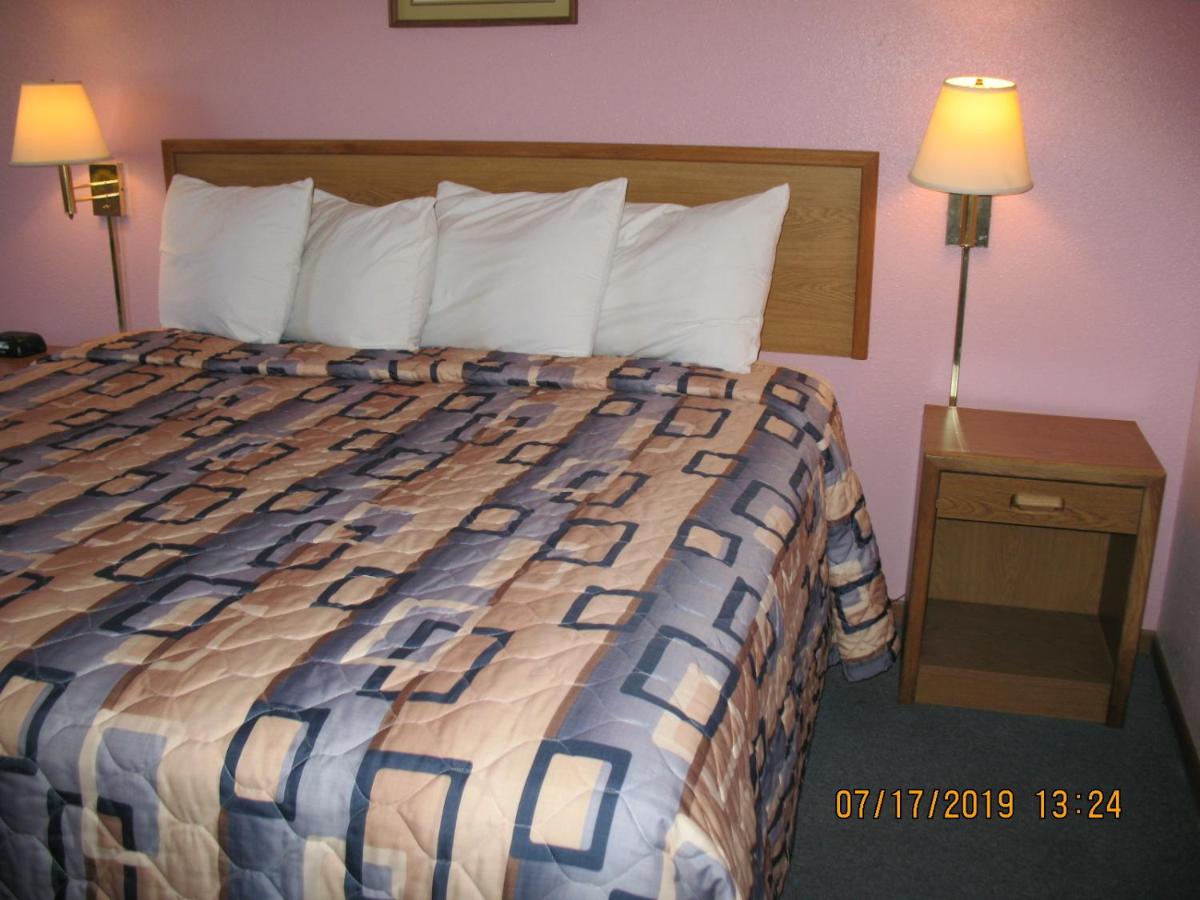  | Executive Inn