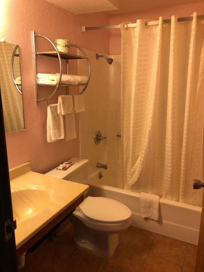 | Executive Inn