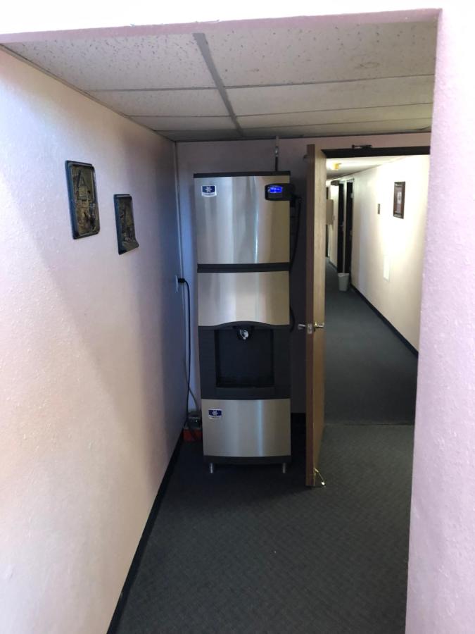| Executive Inn