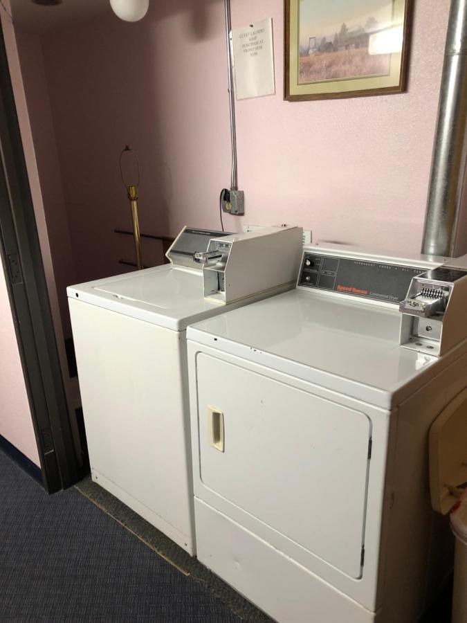 | Executive Inn