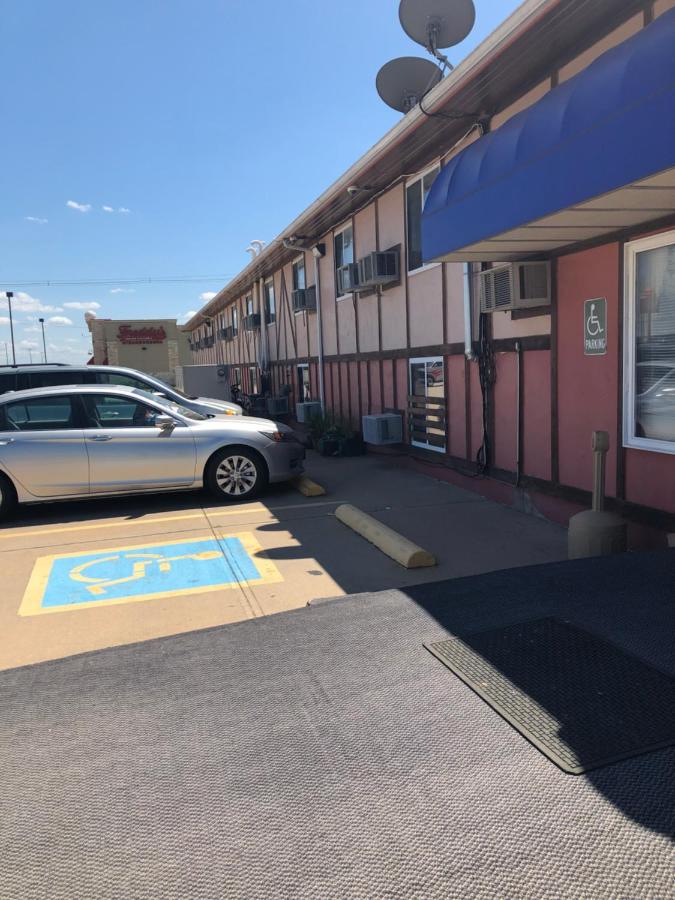 | Executive Inn