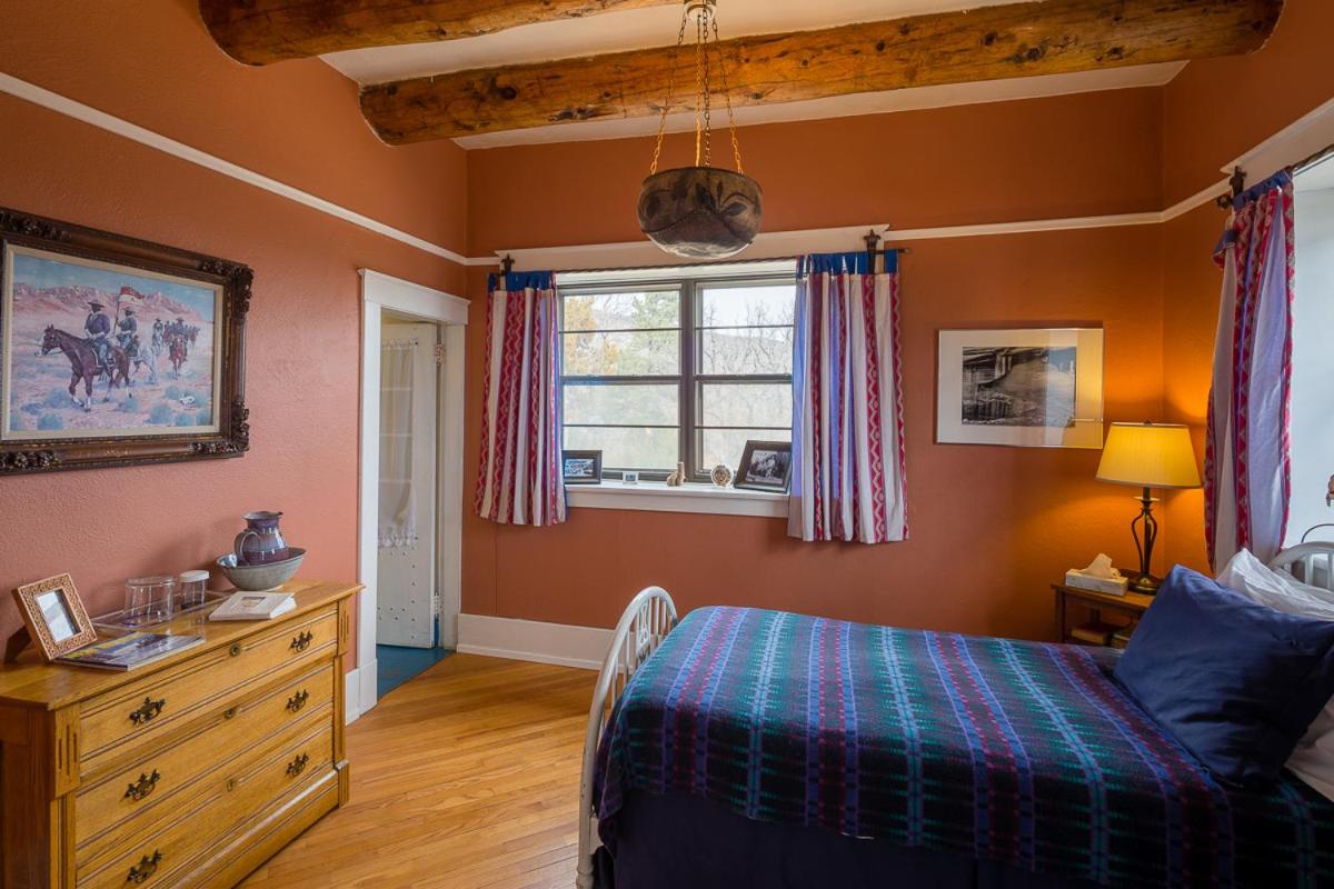| Casa del Gavilan Historic Inn