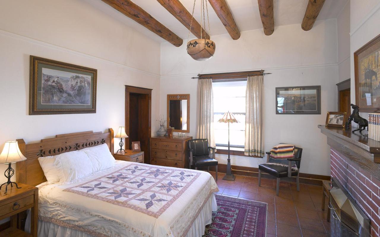  | Casa del Gavilan Historic Inn