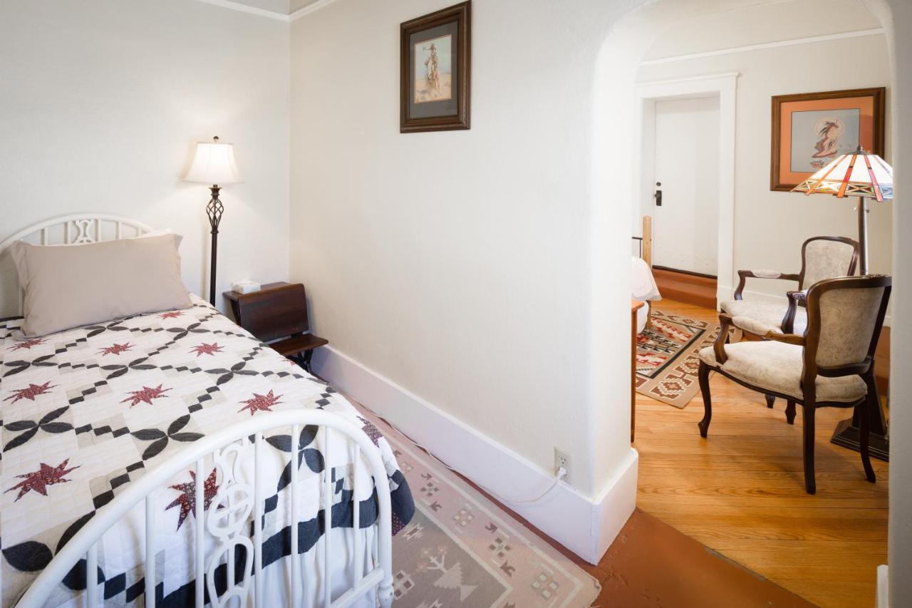 | Casa del Gavilan Historic Inn