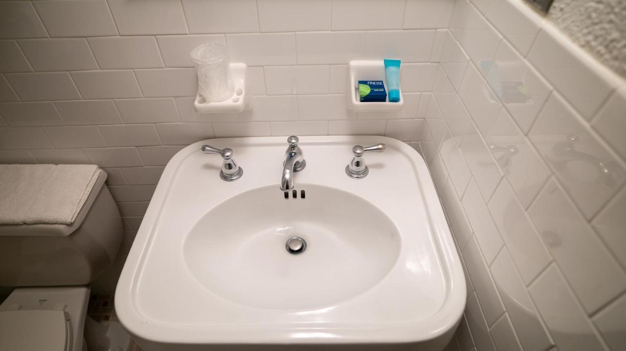 | Holland Hotel Free Parking Jersey City