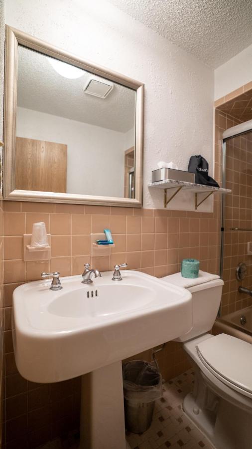 | Holland Hotel Free Parking Jersey City