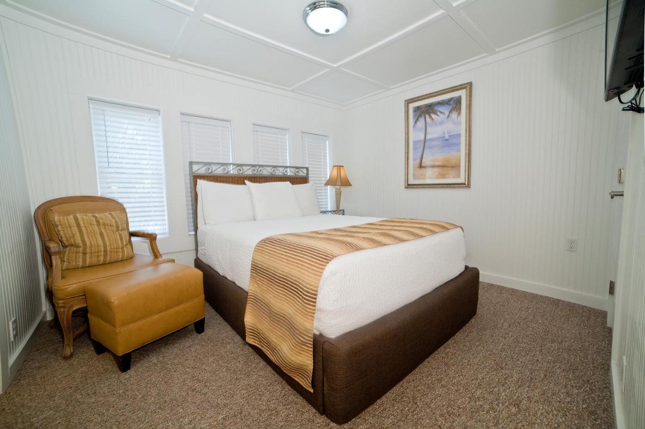 | Georgianne Inn & Suites