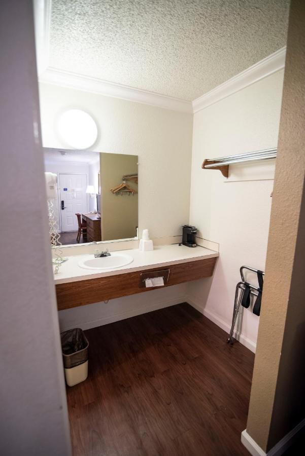 Queen Room with Two Queen Beds - Non-Smoking at National 9 Inn