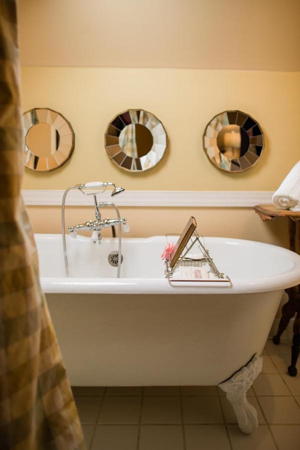 | The Mast Farm Inn