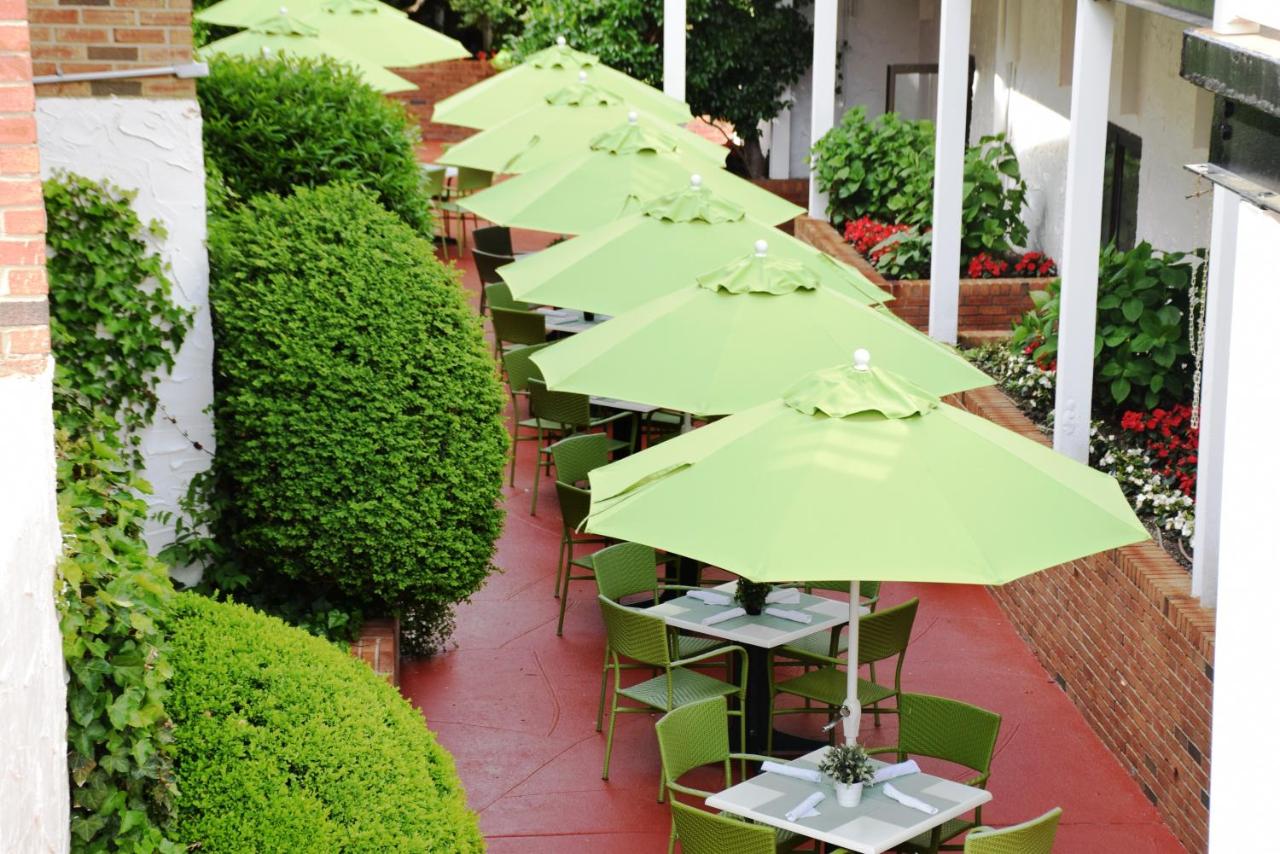 | Southampton Inn