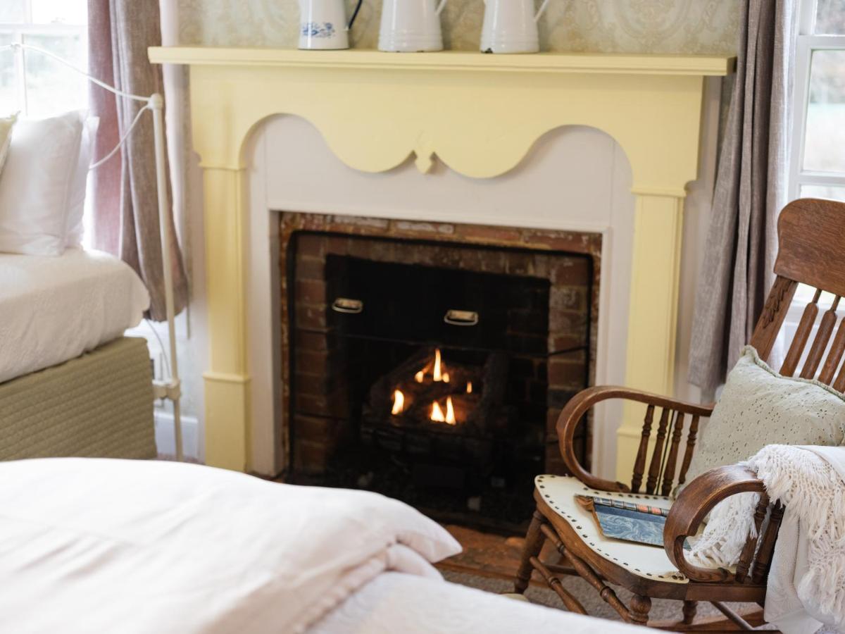 | The Mast Farm Inn