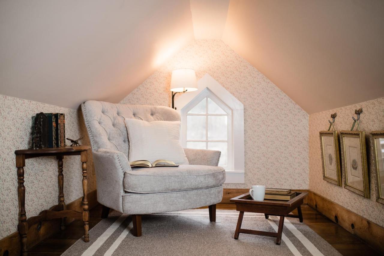  | The Mast Farm Inn