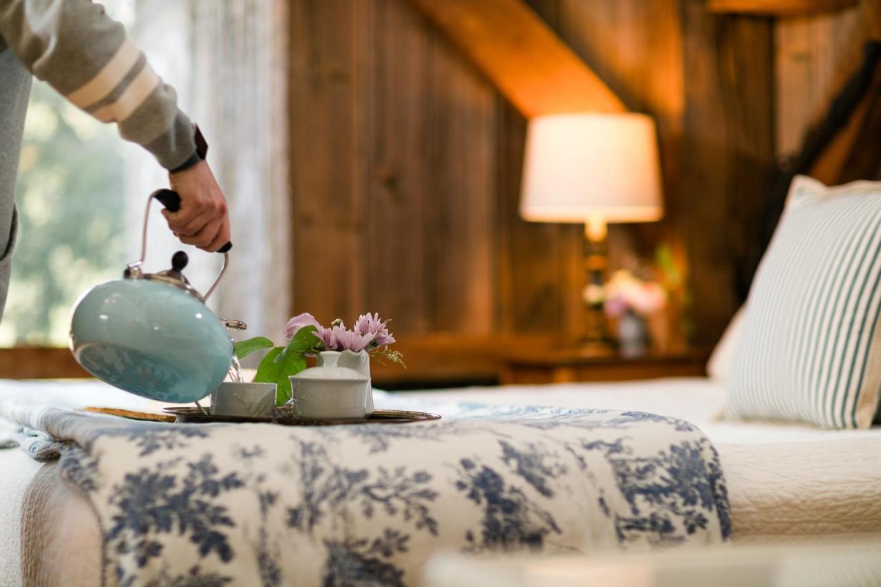 | The Mast Farm Inn